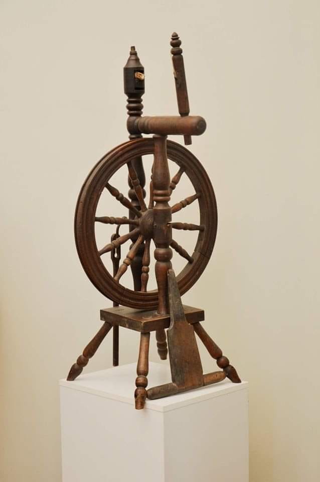 ძაფის დასაძახი ხელსაწყო „ ჭახრაკი“.  დაცულია ხარიტონ ახვლედიანის სახელობის მუზეუმში.